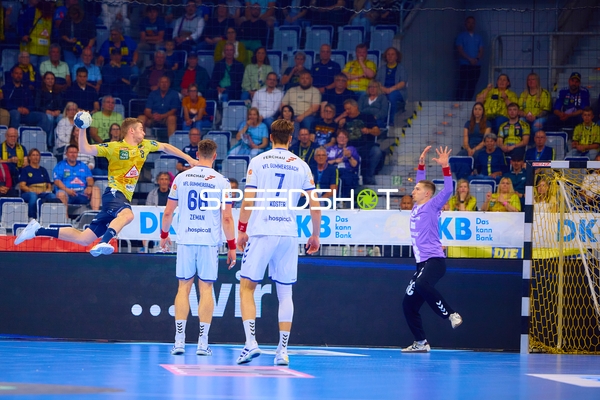 Wurf aufs Tor Robert Timmermeister (7;Rhein Neckar Löwen) Handball