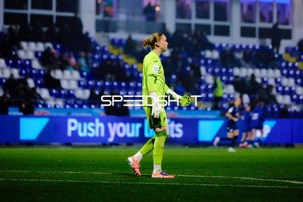 Torwart Laura Dick (1; TSG Hoffenheim Frauen) im Fokus