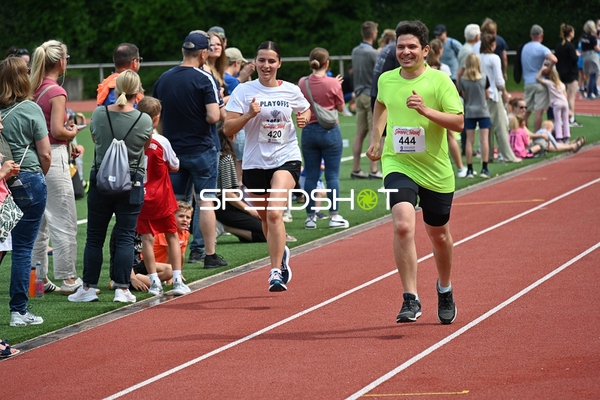 Läufer beim TVE Sommerlauf Edingen 2025
