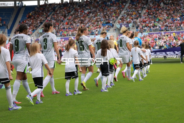 Fußball Frauen Einlauf