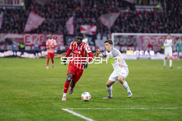 Zweikampf um den Ball