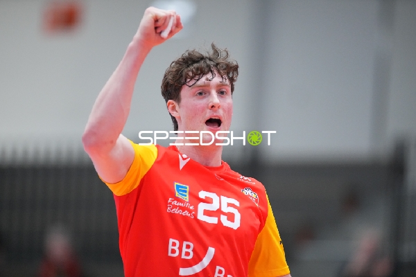Corey Mayotte (25; BADEN VOLLEYS SSC Karlsruhe) jubelt