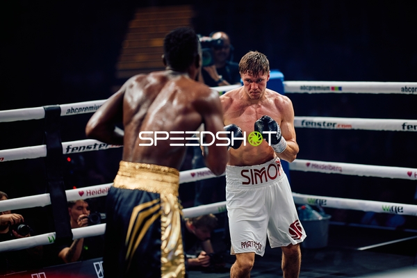 Boxer im Ring bei Ringside Zone