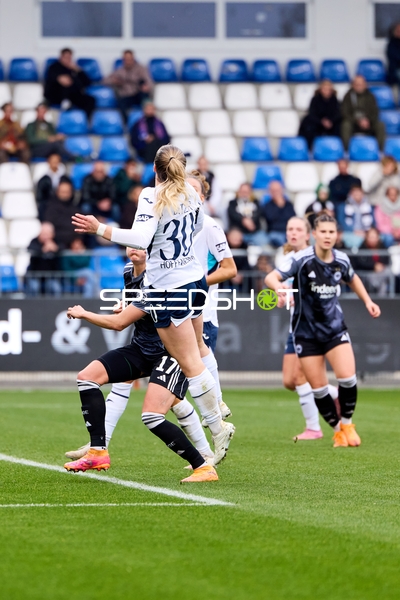 Zweikampf im DFB-Pokal Frauen