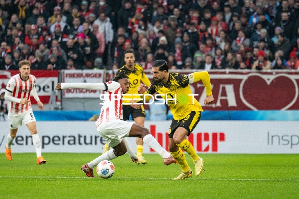 Zweikampf um den Ball