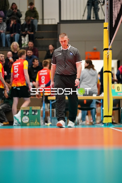 Schiedsrichter auf dem Spielfeld