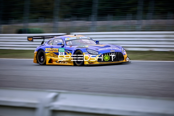 DTM Fahrzeug auf der Rennstrecke