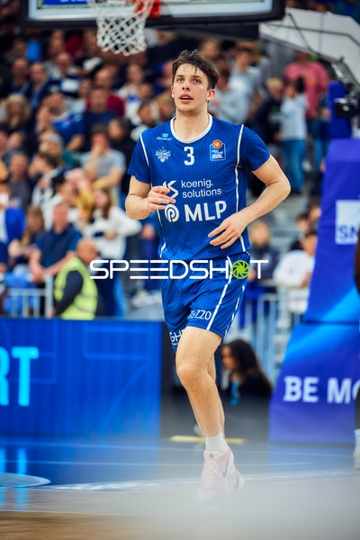 Andrew O’Brien (3, MLP Academics Heidelberg) läuft