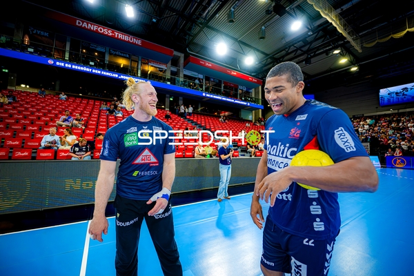 Aufwärmen Mikael Appelgren (1;Rhein Neckar Löwen), Buric  Benjamin (0;SG Flensburg Handewitt)