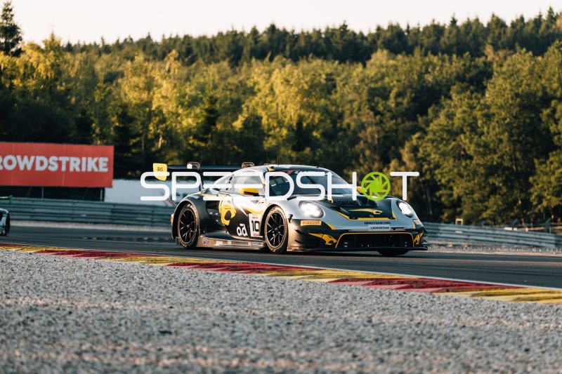 Porsche 911 GT3 R #10 von Boutsen VDS auf dem Circuit de Spa-Francorchamps