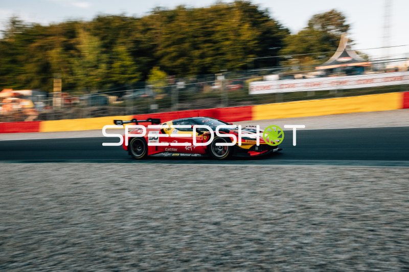 Ferrari 296 GT3 EVO #50 von AF Corse auf dem Circuit de Spa-Francorchamps