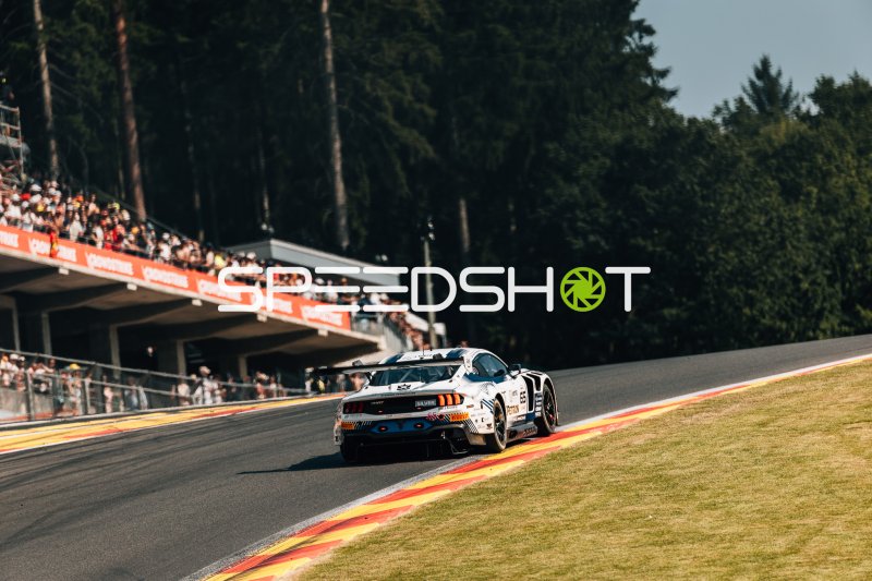Ford Mustang GT3 EVO #65 von HRT Ford Racing in Eau Rouge, Spa