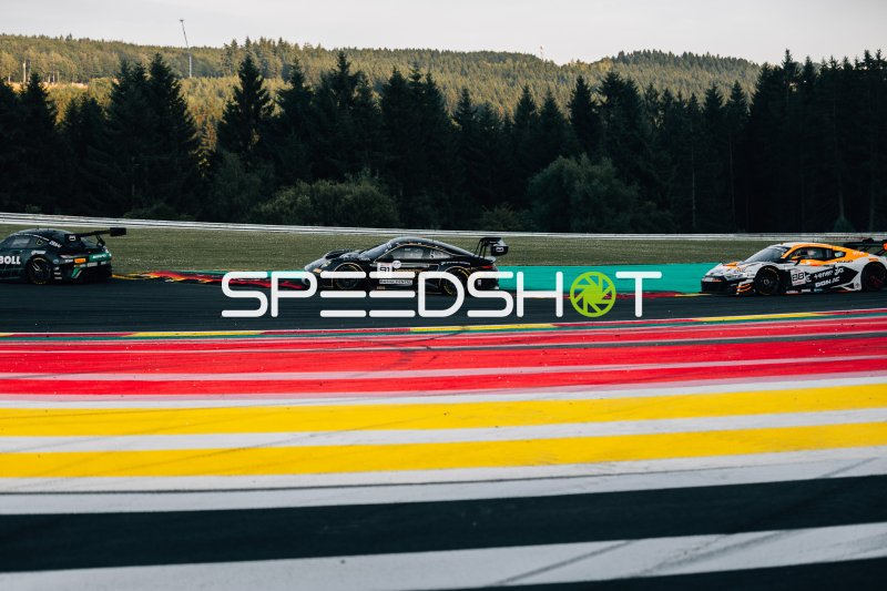 Porsche 911 GT3 R #91 von Herberth Motorsport in der Raidillon-Kurve in Spa