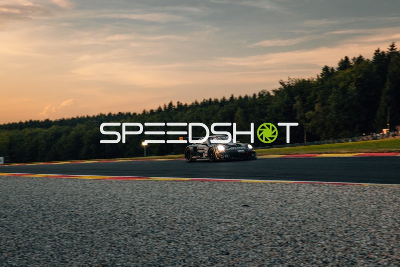 Porsche 911 GT3 R #22 von Schumacher CLRT im Abendlicht auf Spa