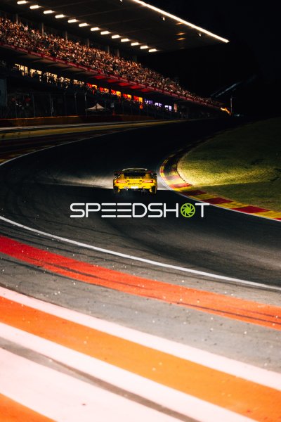Mercedes-AMG GT3 EVO in der Nacht am Circuit de Spa-Francorchamps