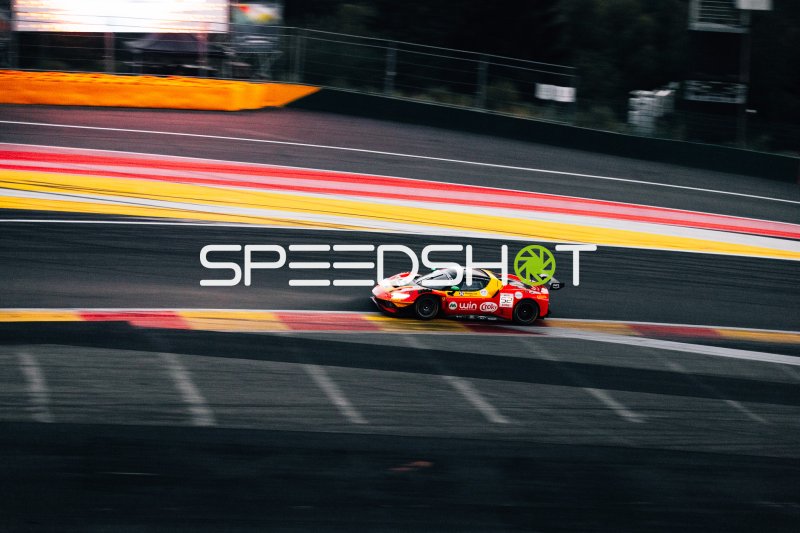 Ferrari 296 GT3 EVO #52 von AF Corse auf dem Circuit de Spa-Francorchamps