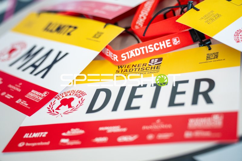 Startnummern und Lanyard beim Neusiedlersee Marathon in Eisenstadt