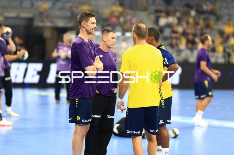 Hendrik Pekeler und Andreas Palicka vor dem Spiel in der SAP Arena