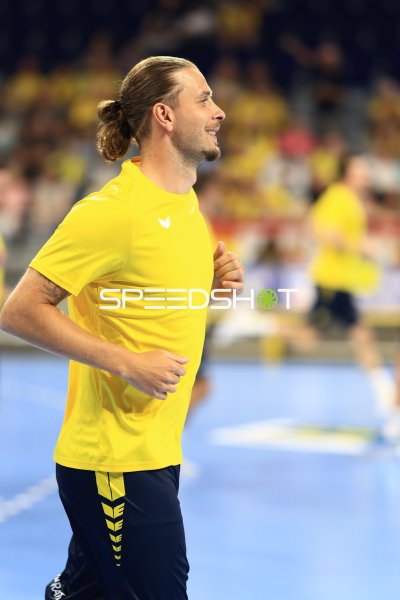 Spieler von Team Johnny beim Einlaufen in der SAP Arena Mannheim