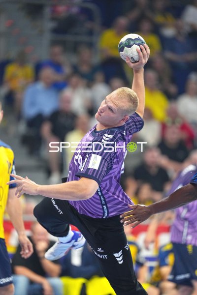 David Späth (#29; Rhein Neckar Löwen) beim Sprungwurf in der SAP Arena