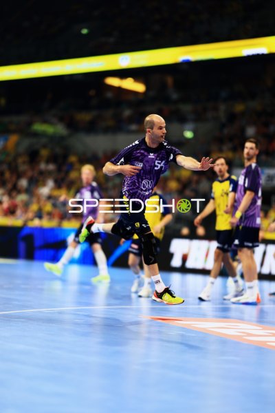Spieler (#54; Team Apfel) im Sprint in der SAP Arena Mannheim