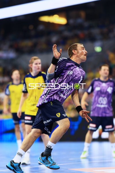 Team Apfel Spieler beim Wurf in der SAP Arena Mannheim