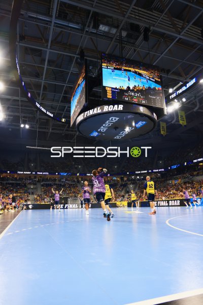 Team Apfel im Angriff bei The Final Roar in der SAP Arena