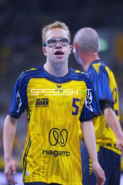 Ivan Martinovic (#5; Team Johnny) mit Schutzbrille in der SAP Arena