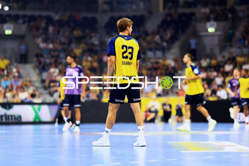 Rune Dahmke (#23; Team Johnny) beobachtet das Spielgeschehen