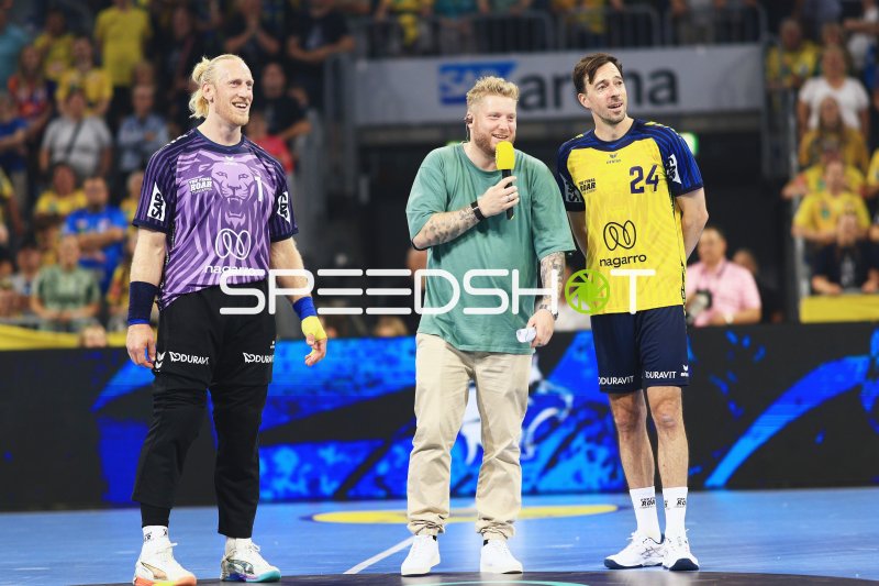 Mikael Appelgren, Kevin Gerwin und Patrick Groetzki (#24; Rhein Neckar Löwen) beim Interview in der SAP Arena