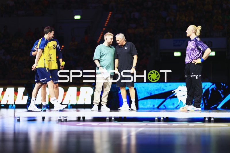 Nikolaj Jacobsen und Mikael Appelgren (#1; Team Apfel) vor dem Spiel in der SAP Arena