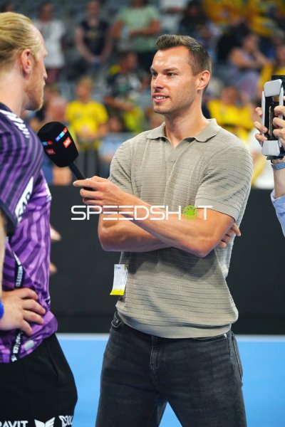 Interview auf dem Spielfeld in der SAP Arena Mannheim