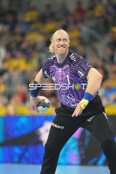 Mikael Appelgren (#1; Team Apfel) mit Ball in der SAP Arena