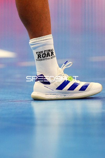 Detail: Adidas Adizero Fastcourt mit "The Final Roar"-Socke in der SAP Arena