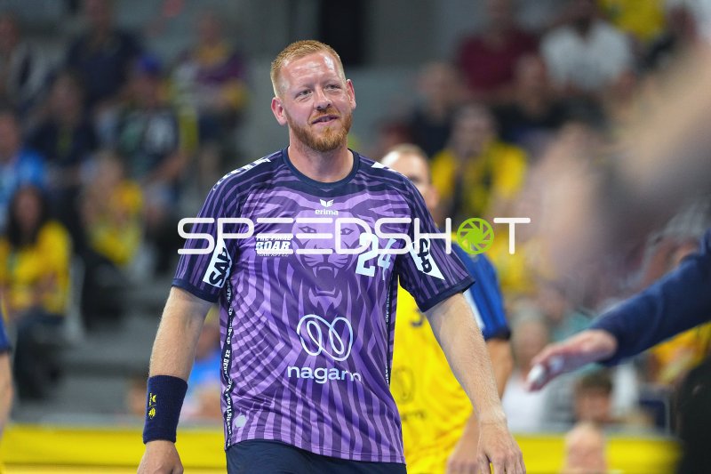 Jim Gottfridsson (#24; Team Apfel) im Spielgeschehen der SAP Arena