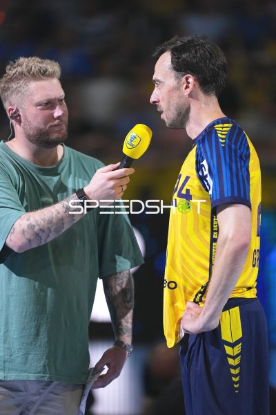 Kevin Gerwin interviewt Spieler der Rhein Neckar Löwen in der SAP Arena