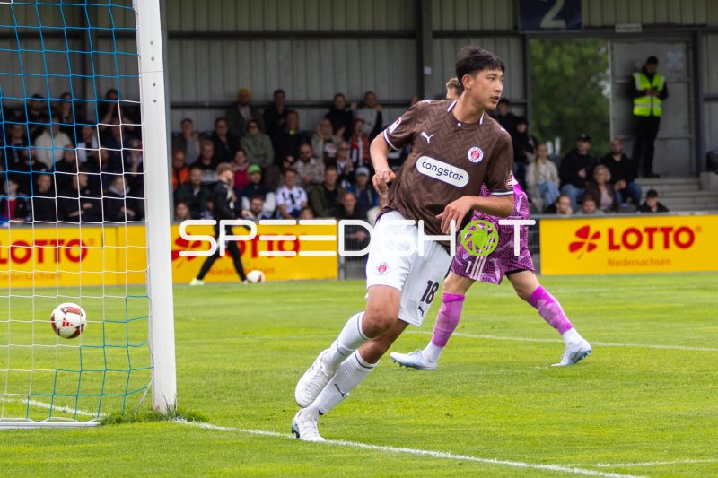 Spieler #18 Torschütze zum 1:1 Taichi Hara (FC St. Pauli)