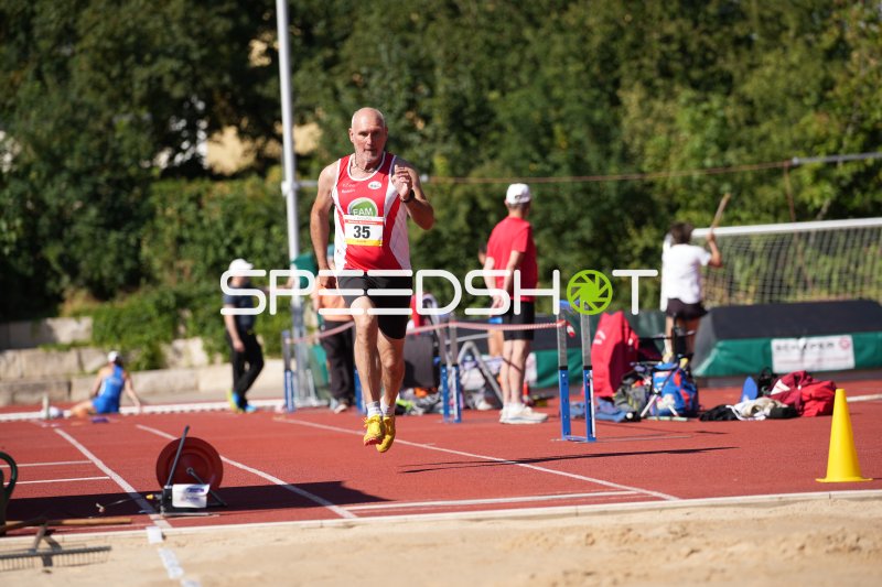Grebing Jörg (35) im Weitsprung am Sportpark Hattersheim