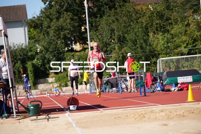 Grebing Jörg (35) im Weitsprung-Wettkampf am Sportpark Hattersheim