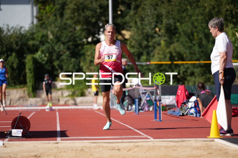 Dobbertin Andreas (57) im Weitsprung am Sportpark Hattersheim