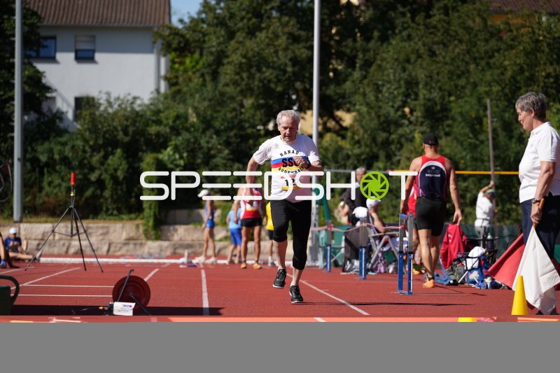 Busch Wolfgang (122) im Laufen beim Sportpark Hattersheim