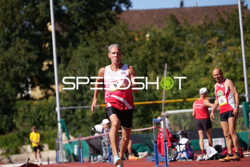 Balschalarski Basilius (36) beim 800m-Lauf im Sportpark Hattersheim