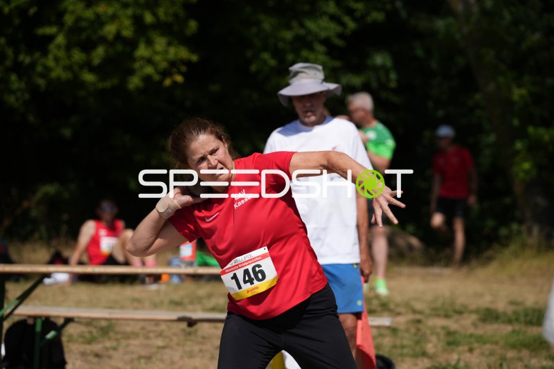 Frank Gabriele (146) beim Kugelstoßen im Sportpark Hattersheim