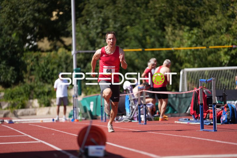 Pasker Markus (68) im Laufen beim Sportpark Hattersheim