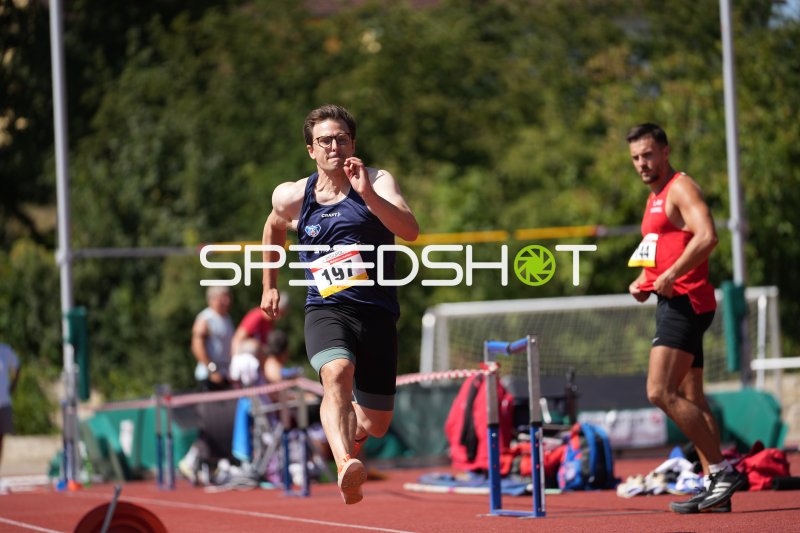 Steinbrink Manuel (197) im Laufsprint auf der Tartanbahn