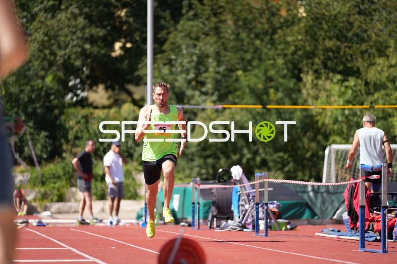 Schwager Patrick (45) im Zielspurt beim Laufen in Hattersheim