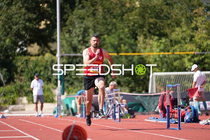 Wusch Roman (244) beim 800-Meter-Lauf im Sportpark Hattersheim