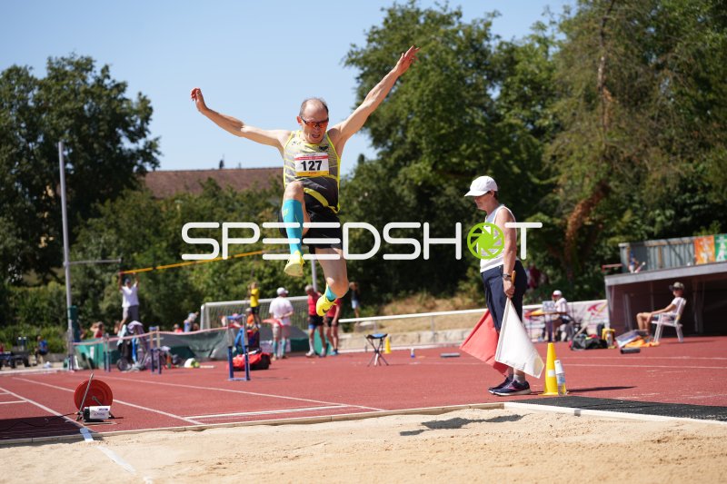 Dambacher Michael Josef (127) im Weitsprung am Sportpark Hattersheim