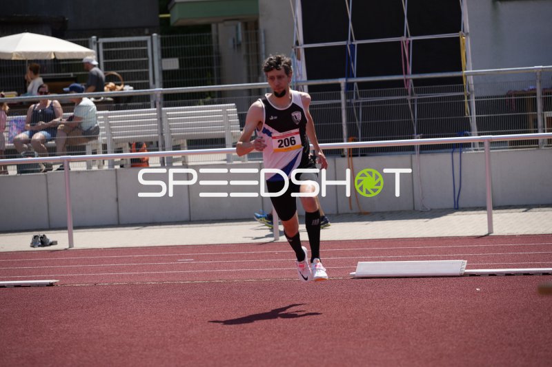 Miebes Andre-Christoph (206) im Laufen am Sportpark Hattersheim