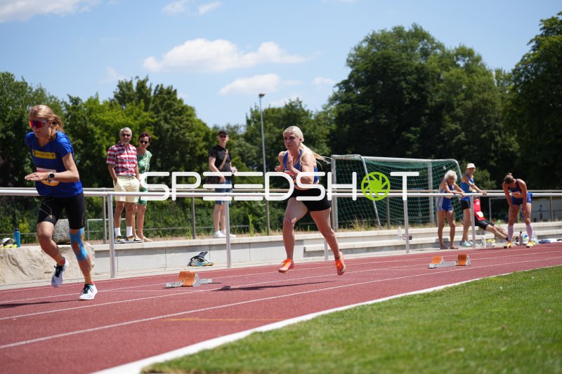 Leichtathletik-Wettkampf auf der Tartanbahn in Hattersheim